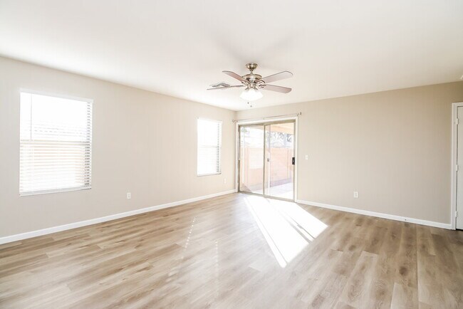 Foto del edificio - 1538 S Danielson Wy