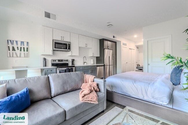 Building Photo - 210 E Green St