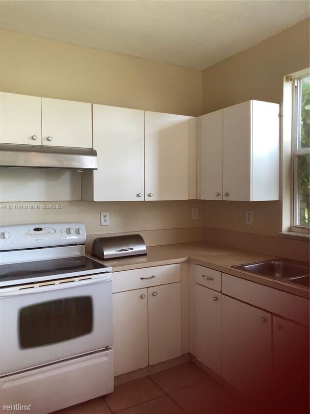 Primary Photo - 4 br, 2.5 bath House - 27550 SW 138th Path