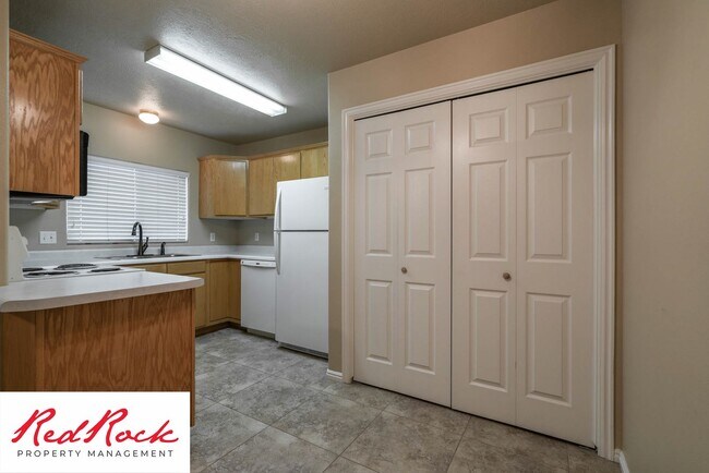Foto del edificio - Cozy 3 bedroom, 2 bath Townhome Available!
