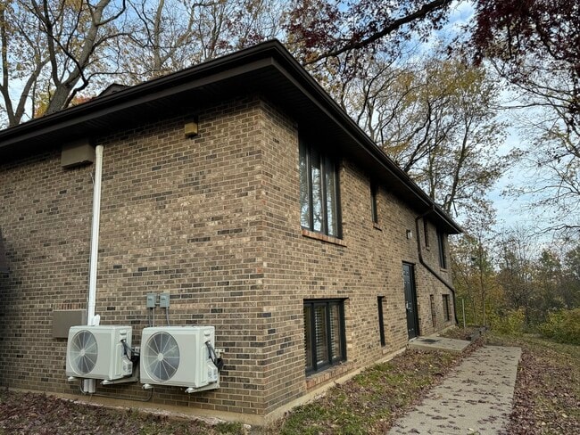 Building Photo - 4728 Trevor Cir