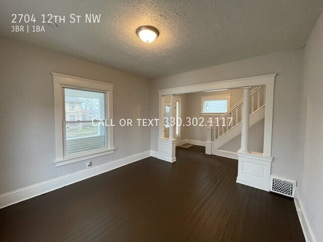 Building Photo - Three bedroom one bathroom home for rent