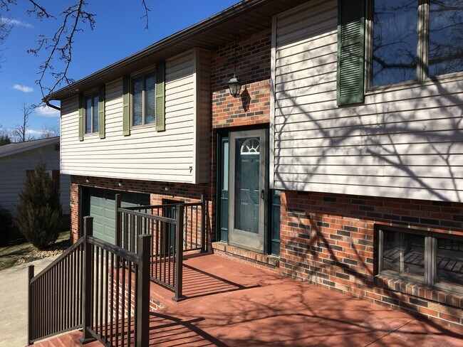 Front View - 7 Briar Patch Ln