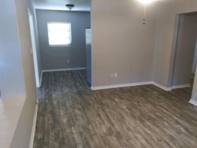 Foto del edificio - Three Bedroom One Bath - Southside Lakeland