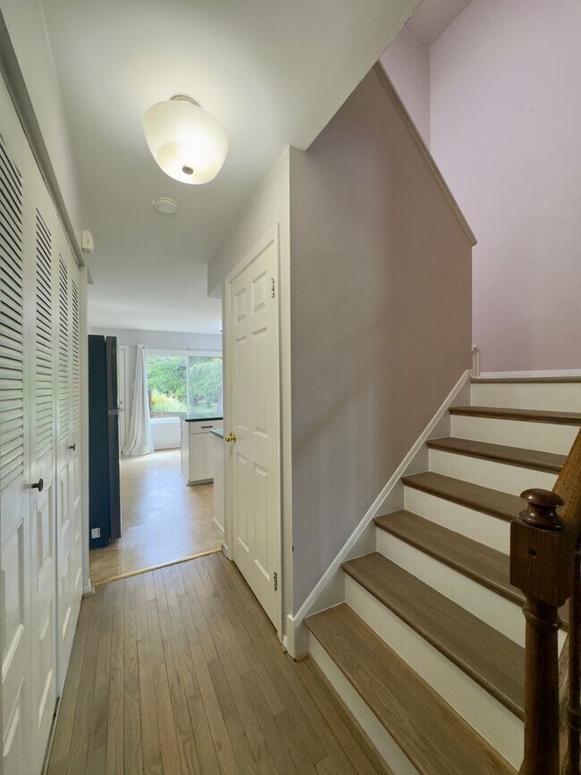 Foto del edificio - Charming 2 Bedroom/2 Bathroom Apartment in...