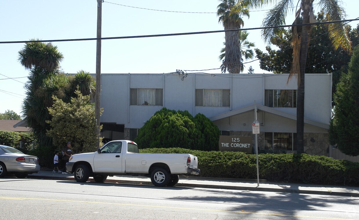 Foto del edificio - 125 E Lewelling Blvd