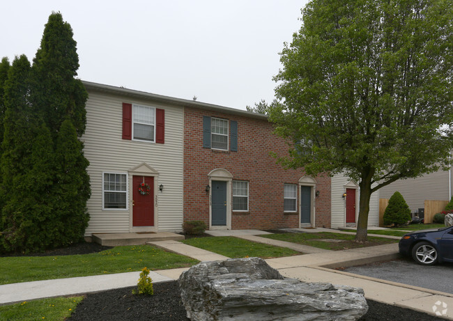 Building Photo - Townhomes at Stonybrook