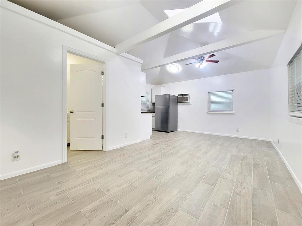 Foto principal - 1014 1/2 E 38th St