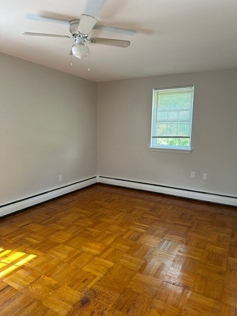 Building Photo - 32 S Brookside Rd