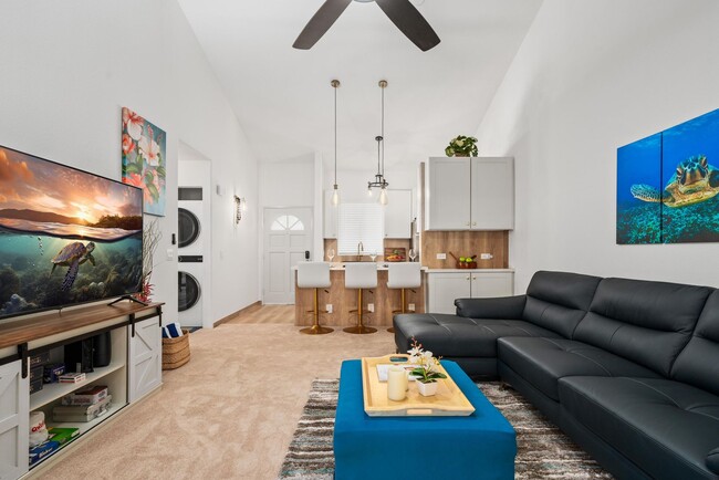Building Photo - Stunningly Remodeled 3-Bed, 2-Bath, Turnke...