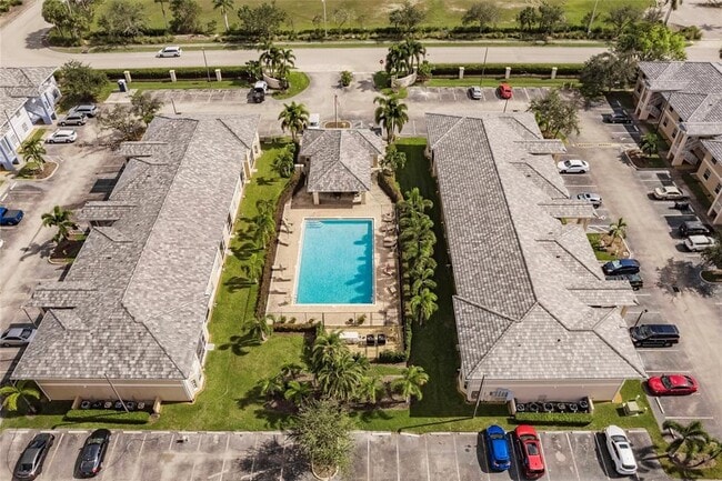 Foto del edificio - 8408 Bernwood Cove Loop