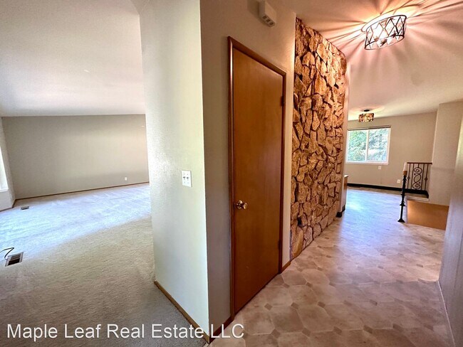Foto del edificio - 5 br, 3 bath House - 4228 163rd Ave SE