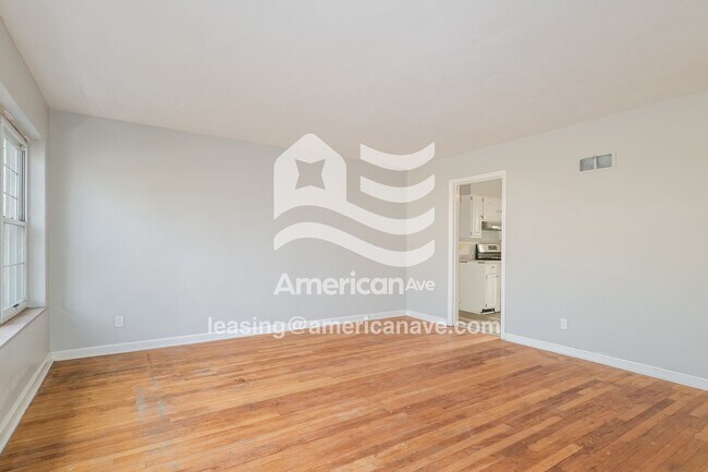 Building Photo - 6910 Groveland Dr