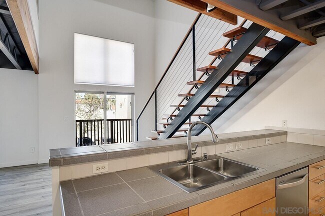 Foto del edificio - 4134 Adams Ave