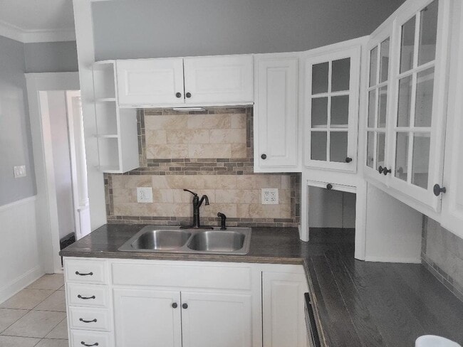 Photo - 3036 W 51st St Apartment