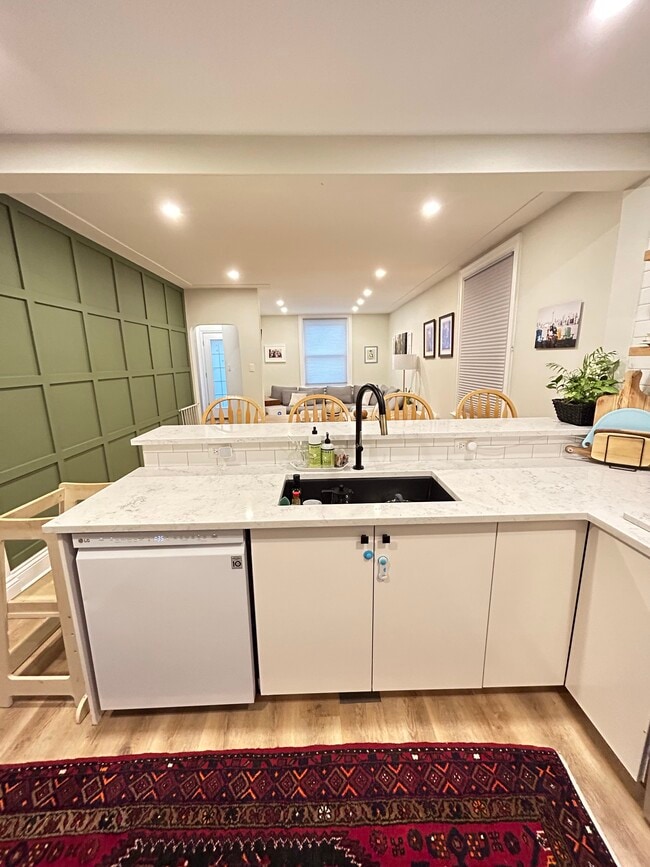 Building Photo - Beautiful 3-Bedroom Home with Bonus Garden Suite