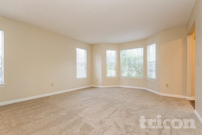 Foto del edificio - 1290 Baywood Glen