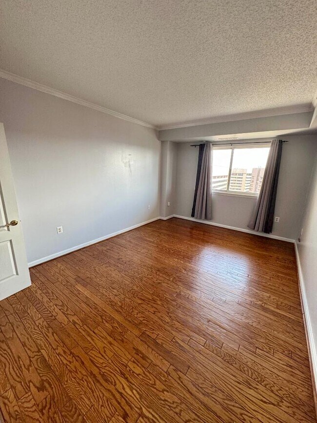 Photo - 1211 S Eads St Apartment