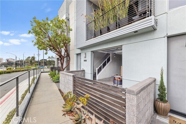 Building Photo - 1530 Greenwich Way