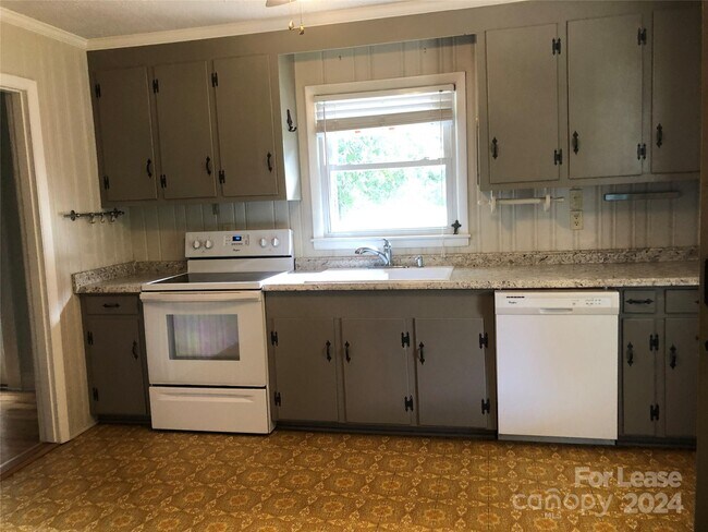 Building Photo - 312 Ridge Dr