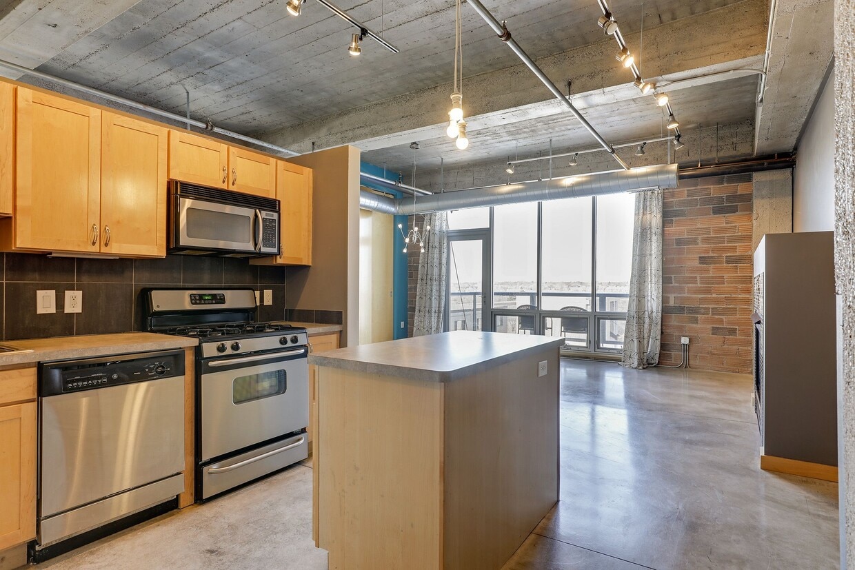 Primary Photo - 901 N 3rd St