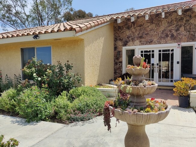 Foto del edificio - 17381 Canyon Heights Dr