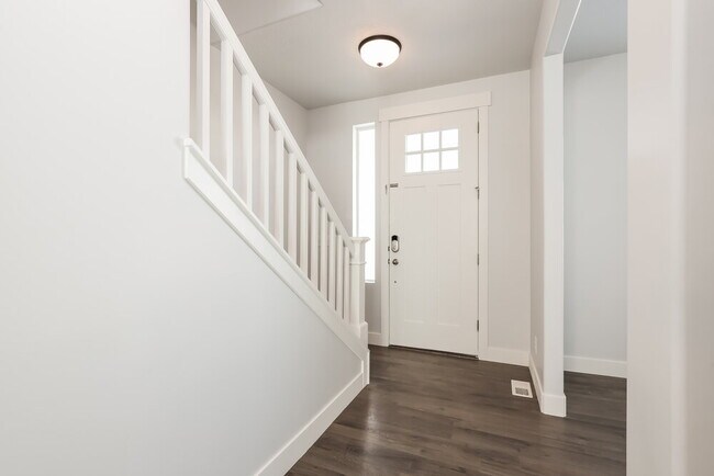 Building Photo - 13061 Acklins Dr