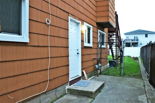 Building Photo - 421 Travis Avenue