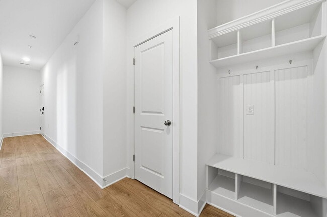 Foto del edificio - 6911 Cosby Vlg Ter