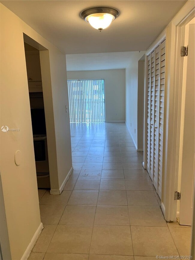 Foto del edificio - 15225 NE 6th Ave