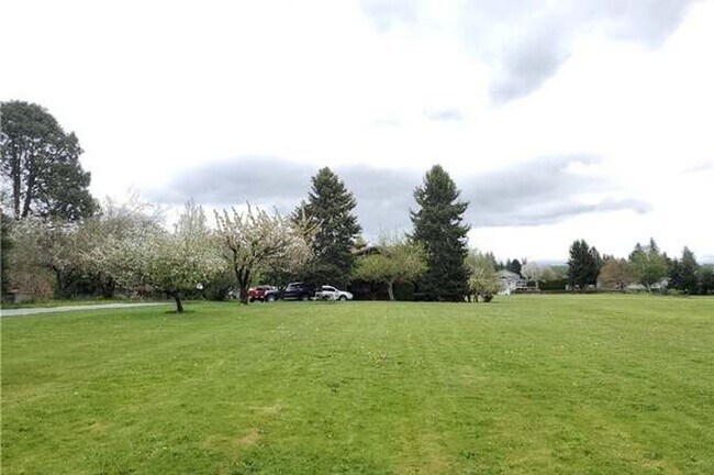 Foto del edificio - Large Burlington Home