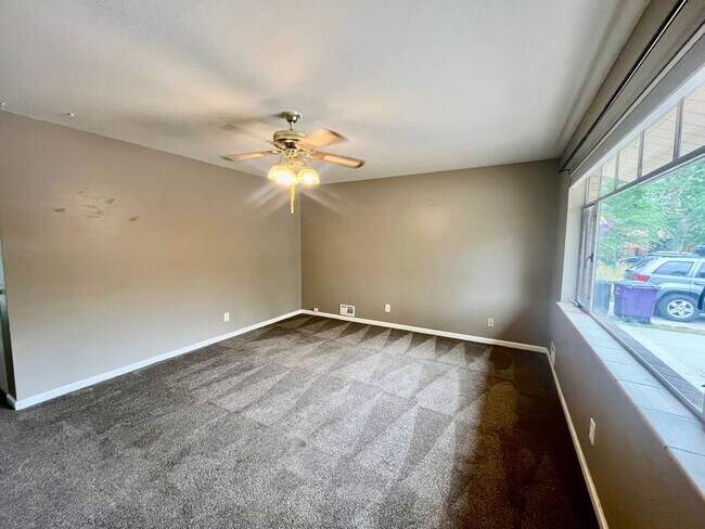 Foto del edificio - ** Move in Special** 3 bed 2 bath Ranch w/...