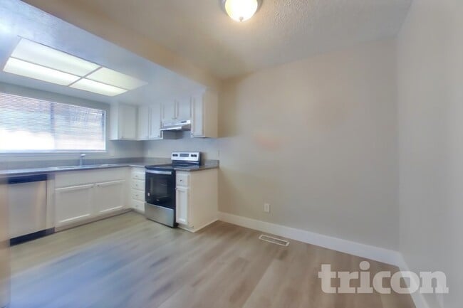 Foto del edificio - 1344 Shaddick Dr