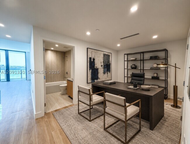 Foto del edificio - 2411 Laguna Cir