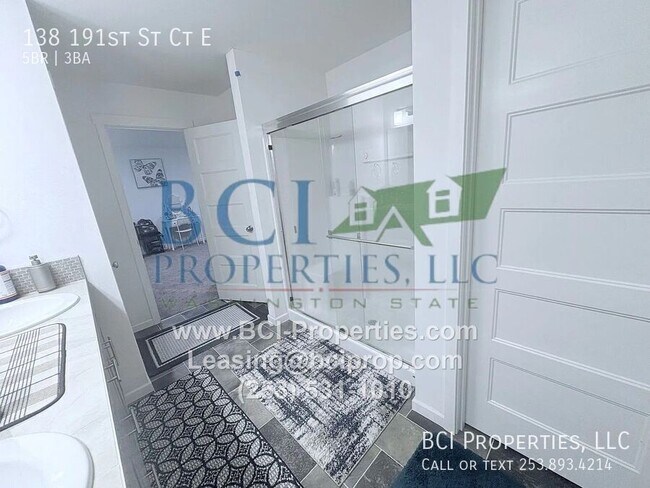 Foto del edificio - 138 191st St Ct E