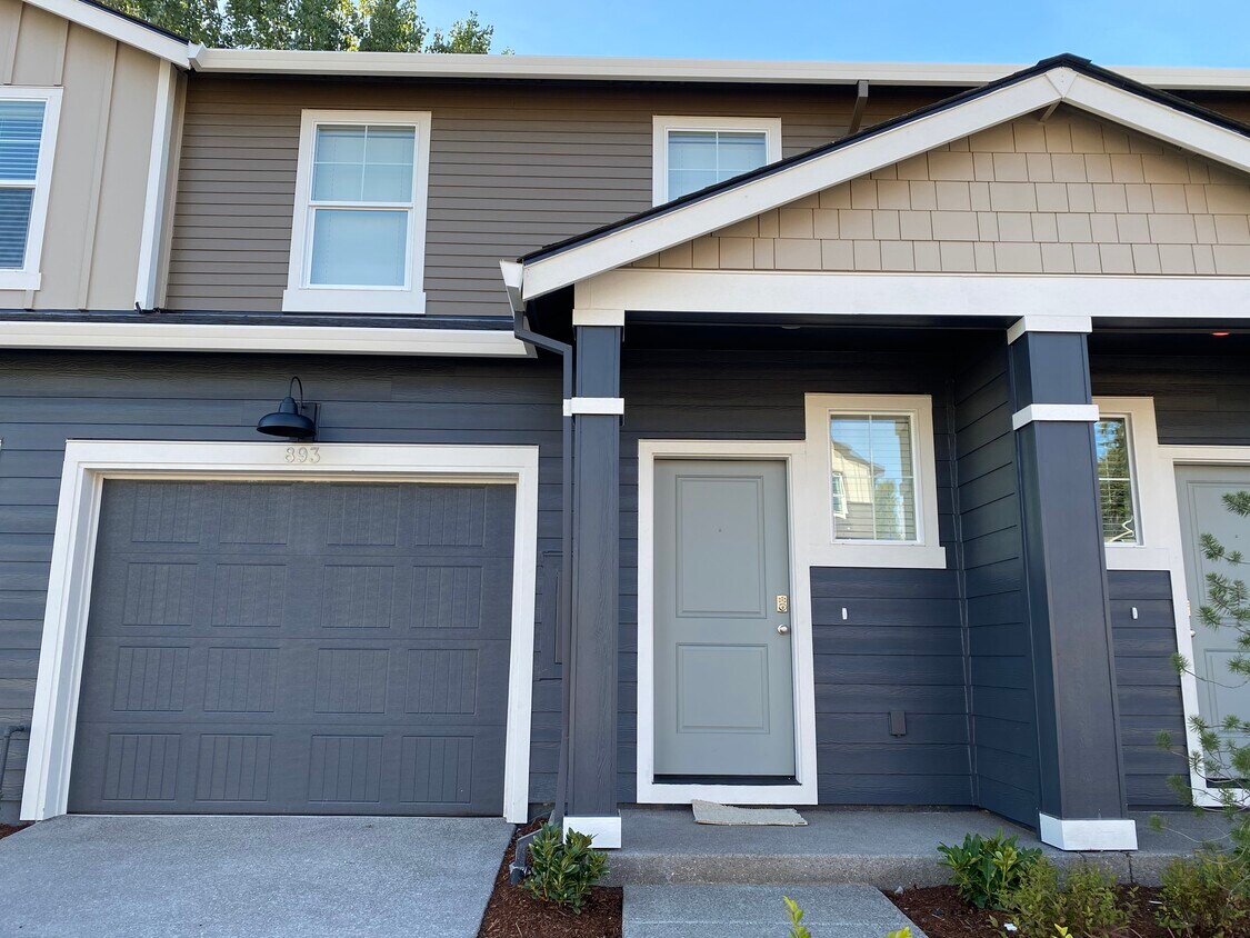 Primary Photo - 893 N 18th Ave