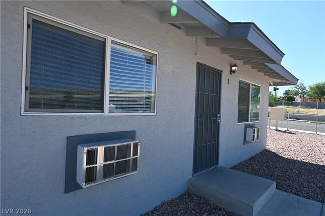 Building Photo - 320 N 16th St