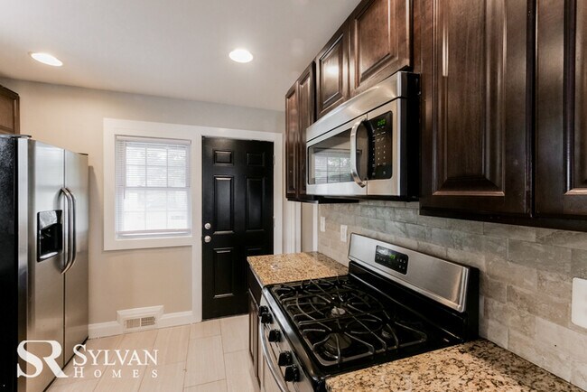 Building Photo - This adorable 3BR 2BA home is move-in ready