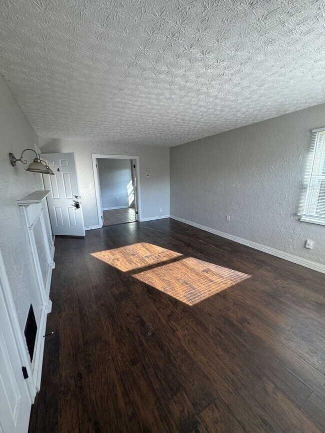 Foto del edificio - 321 W Norman Ave