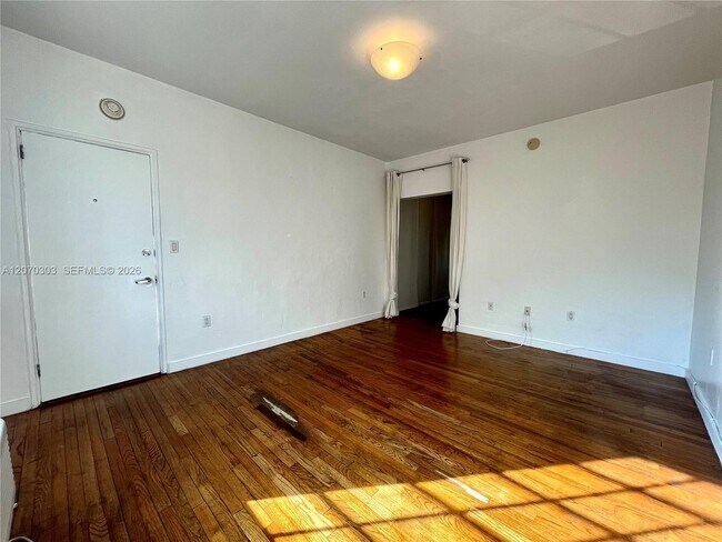 Foto del edificio - 741 15th St
