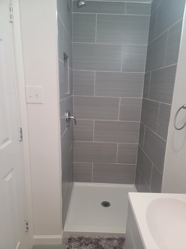 1708 Locust St, Wenatchee, WA 98801 House Rental in Wenatchee, WA