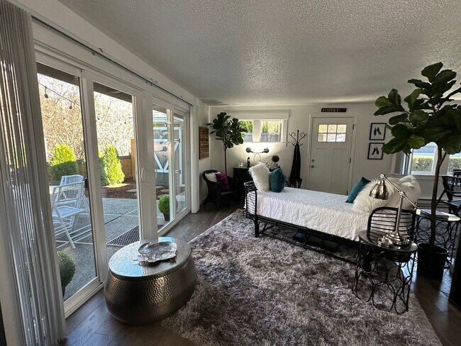 Foto del edificio - 846 Phoenix St NE