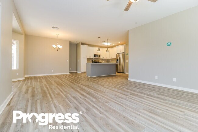 Building Photo - 21175 E Saddle Way