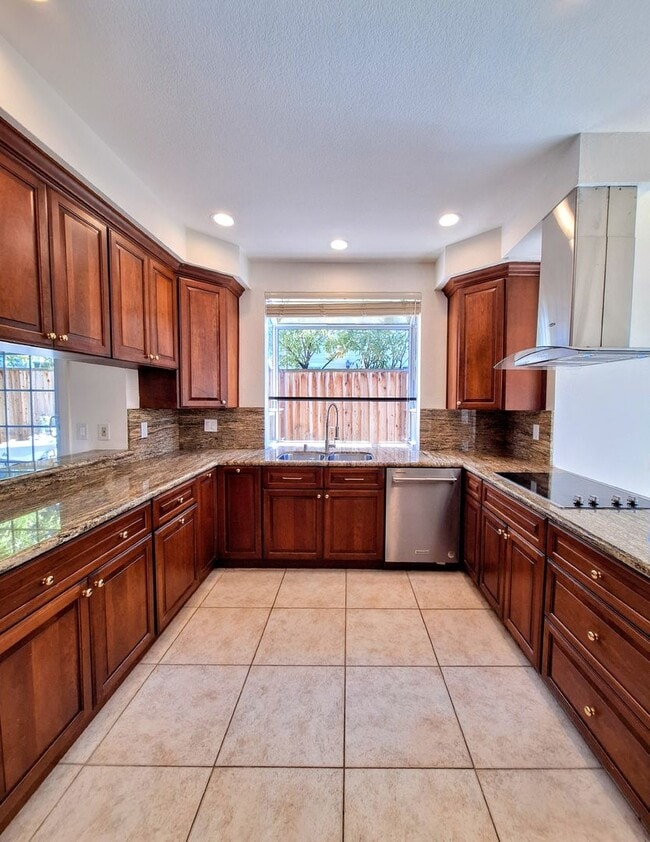 Building Photo - 802 Schooner Bay Dr