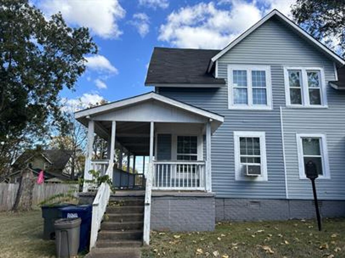 Primary Photo - Charming Duplex in Central Huntsville