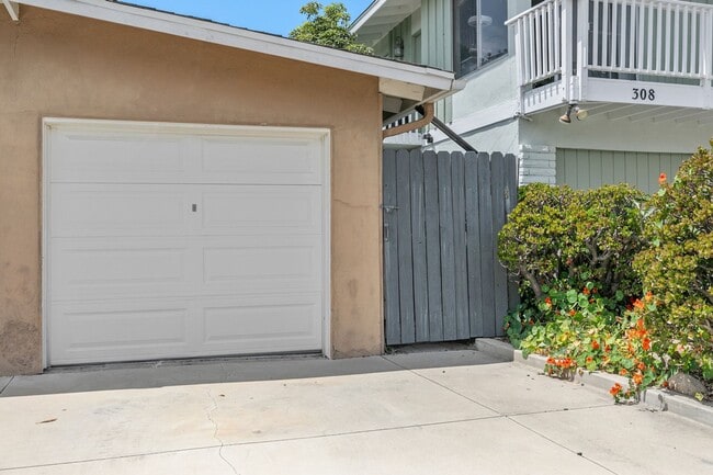 Building Photo - 310 Avenida Cabrillo