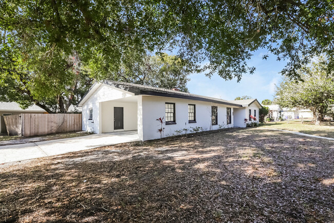 Building Photo - Bright 4-Bedroom Home