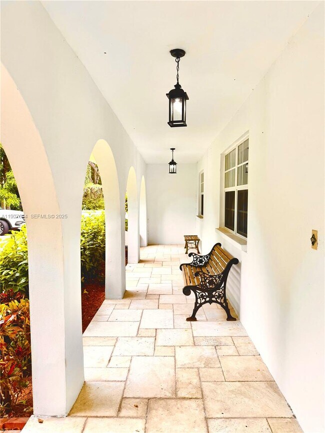 Foto del edificio - 12525 Bernal St