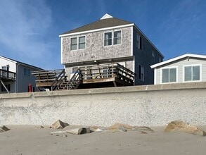 Building Photo - 61 Ocean Rd N