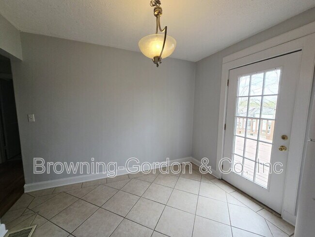 Foto del edificio - 1207 Sunnymeade Dr